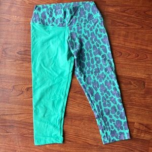 Gently Used Fit Mama Women’s Capri Purple & Sea foam Green Workout Leggings